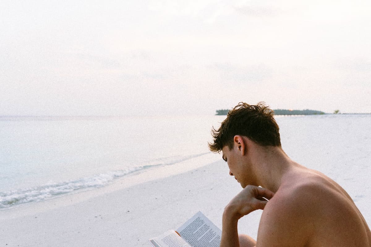 10 Libros Fascinantes para Regalar a un Hombre: Ideas Literarias que Deleitarán sus Sentidos
